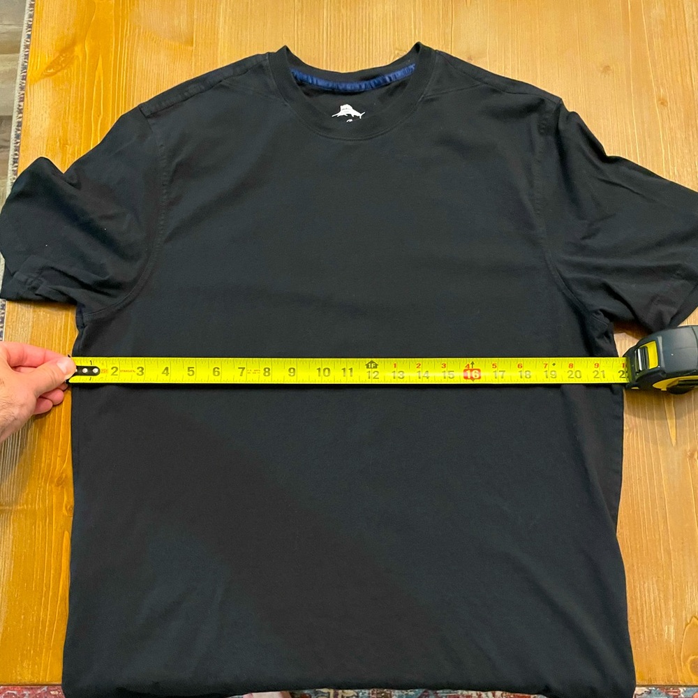 Tommy Bahama Casual Black T shirt - Large